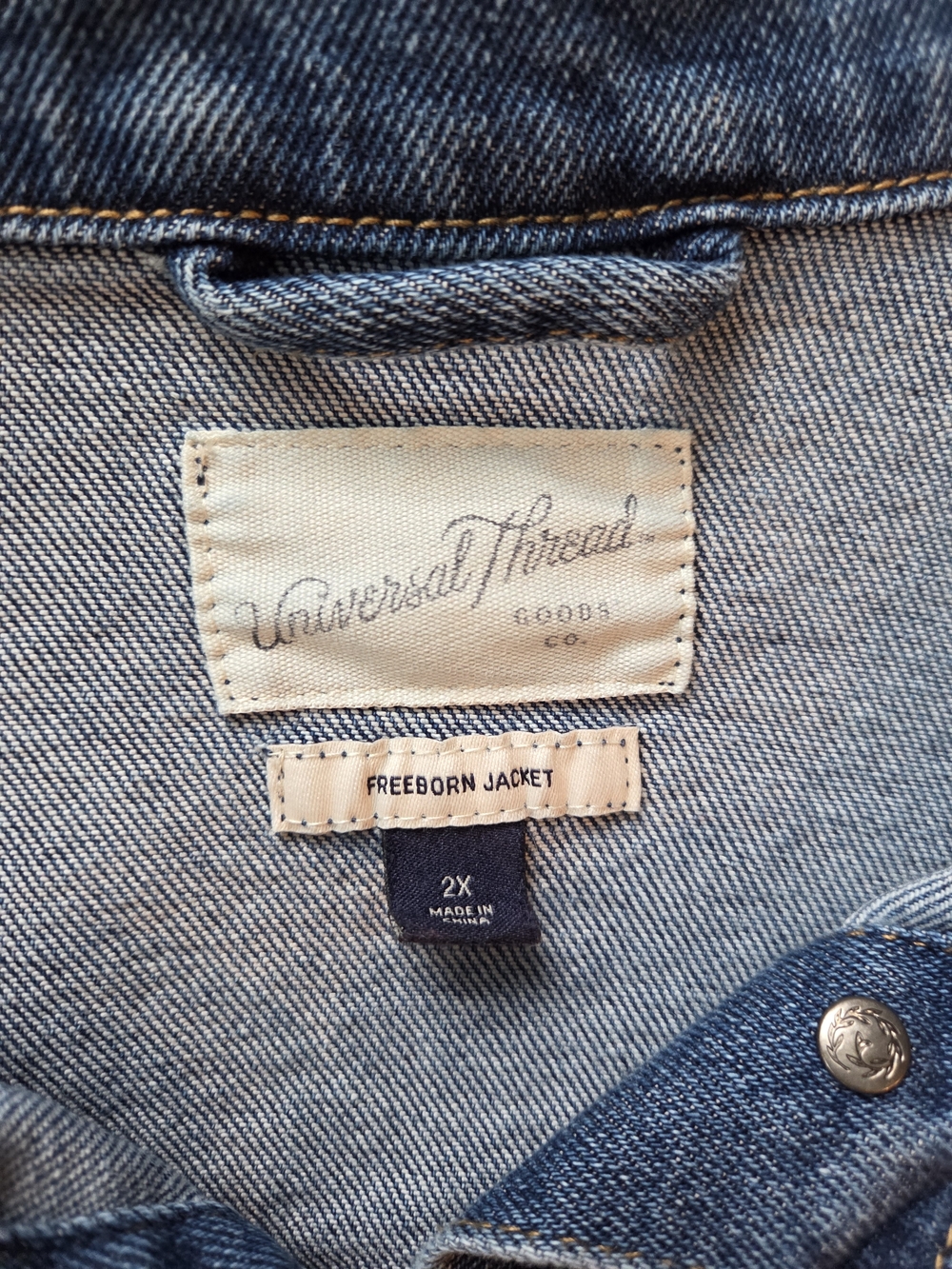 Universal Thread Womens Denim Jean Jacket Freeborn Jacket Classic Fit Size 2XL - Picture 4 of 7